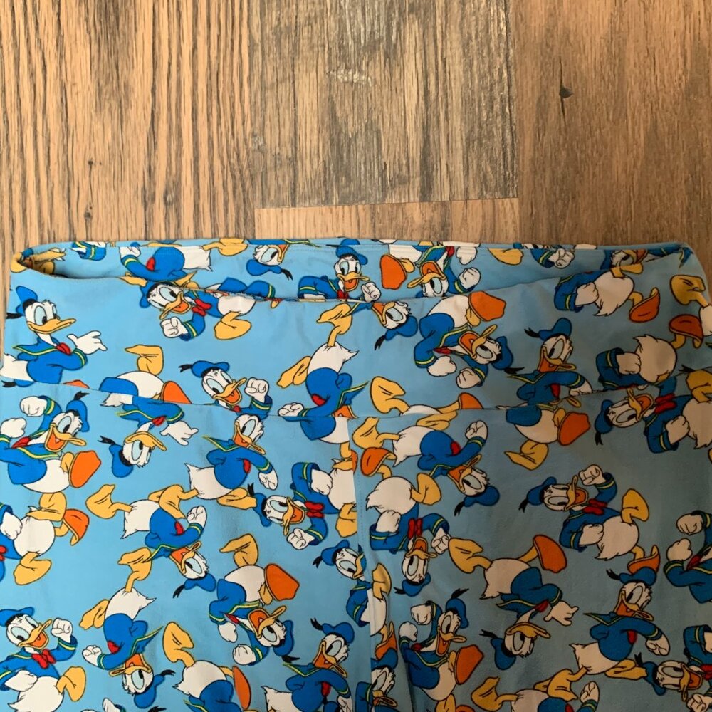 LulaRoe Ladies Tall & Curvy Light Blue Disney Donald Duck Leggings - Picture 2 of 4